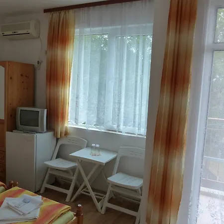 Sunhouse Guest house 2*